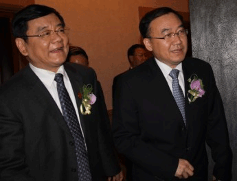 國家質(zhì)檢總局副局長劉平均，河南省副省長徐濟(jì)超進(jìn)入會(huì)場